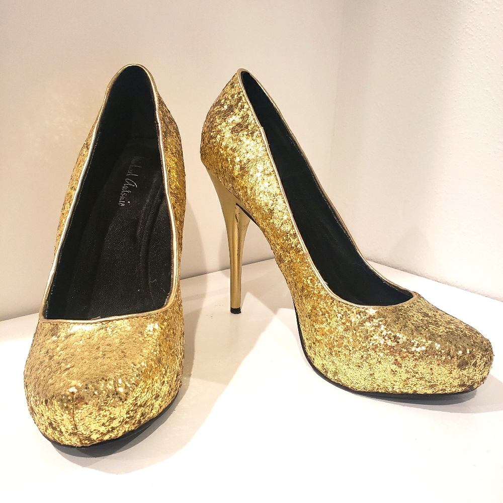 Michael Antonio Gold Glitter Pumps